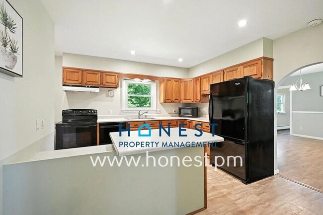 8 Boucher Ave in Augusta, ME - Building Photo - Building Photo
