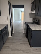 3313 Bridge Manor Dr in Kansas City, MO - Building Photo - Building Photo