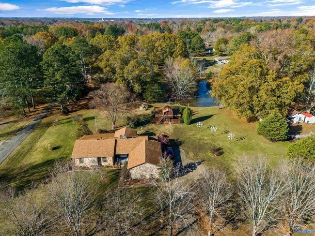property at 17835 Oakdale Rd