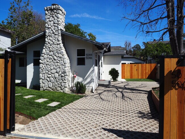 property at 5046 Loleta Ave