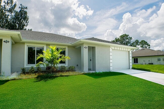 2022 East 12th Street in Lehigh Acres, FL - Building Photo - Building Photo