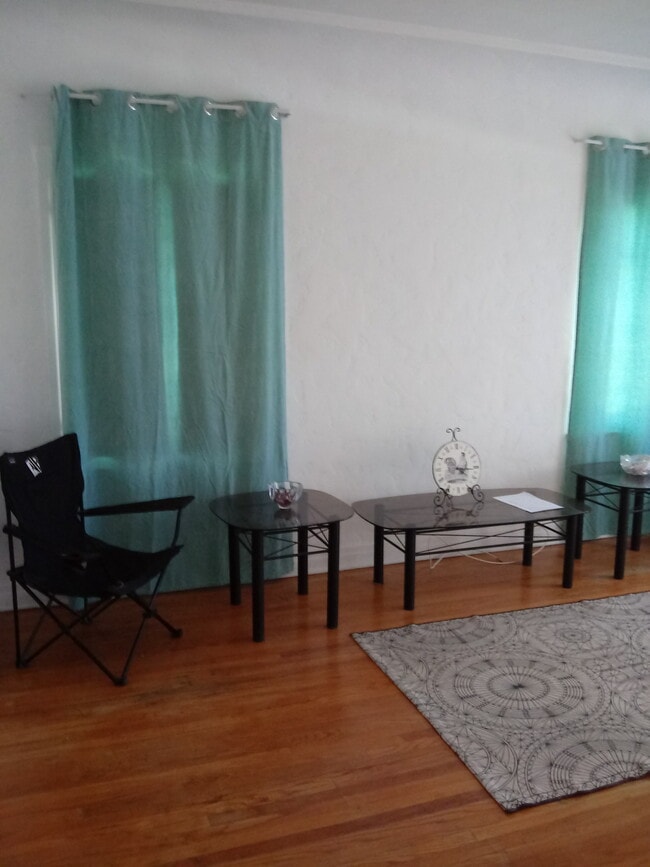 427 N Genesee Ave, Unit 427