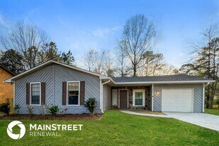 8557 Peartree Ct in Riverdale, GA - Building Photo