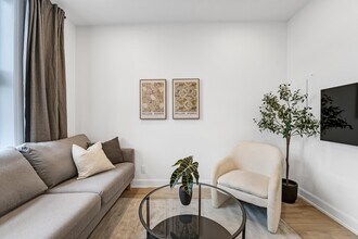 887 Somerset St W in Ottawa, ON - Building Photo - Building Photo