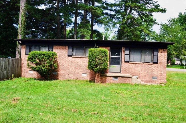 property at 2502 N Lakeview
