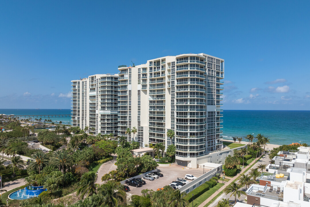 Renaissance On the Ocean in Hollywood, FL - Building Photo