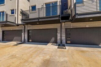 1417 Kramer Ln, Unit 9 in Austin, TX - Building Photo - Building Photo