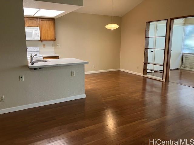 property at 98-1724-1724 Ka?ahumanu St