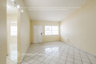 7421 W 29th Way in Hialeah, FL - Building Photo - Building Photo