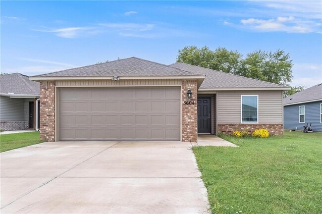 property at 3604 N Hariet Dr