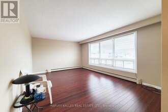 412-412 Horner Ave in Toronto, ON - Building Photo - Building Photo
