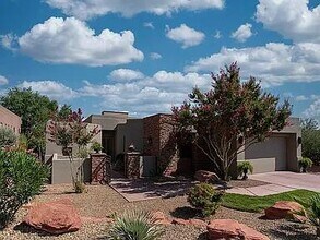 2255 Tuweap Dr in Saint George, UT - Building Photo - Building Photo