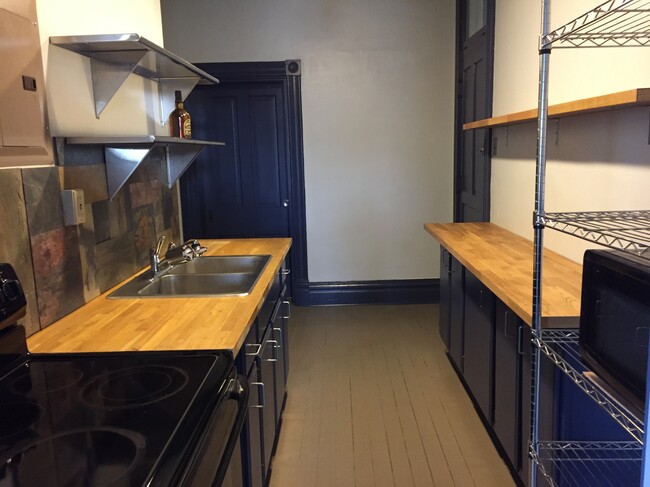 4610 Liberty Ave, Unit 3rd floor in Pittsburgh, PA - Foto de edificio - Building Photo