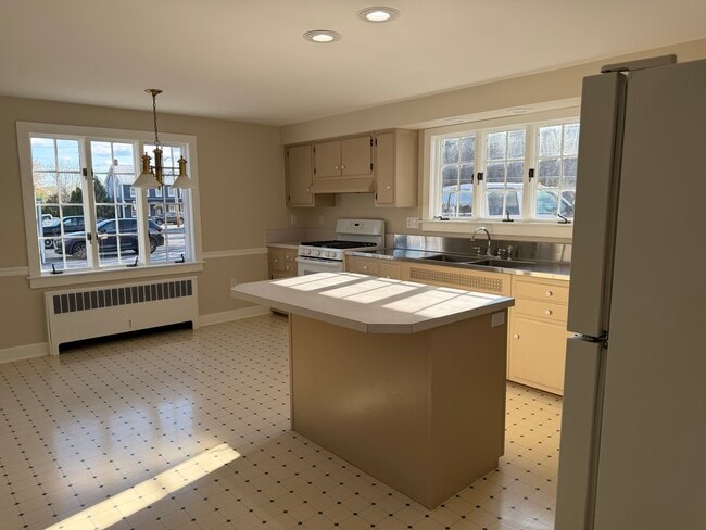 106 Abbottstown St, Unit 106 in East Berlin, PA - Building Photo - Building Photo