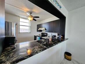 7425 Bay Island Dr S in South Pasadena, FL - Building Photo - Building Photo