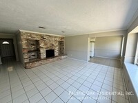 4523 Fitzwater Dr in Spring, TX - Foto de edificio - Building Photo