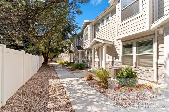 property at 1173 Shady Brook Ln S