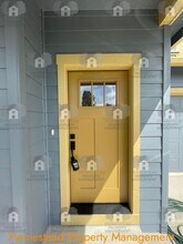 186-188 SE Lacreole Dr in Dallas, OR - Building Photo - Building Photo