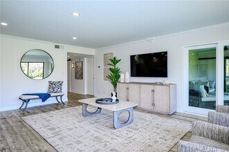 522 Wildwood Ln in Naples, FL - Foto de edificio - Building Photo