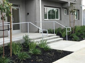 14828 Rayen St in Los Angeles, CA - Building Photo