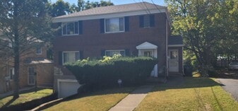 2731 Powell Dr, Unit 2731 Powell Dr Apt 1 452 in Cincinnati, OH - Building Photo