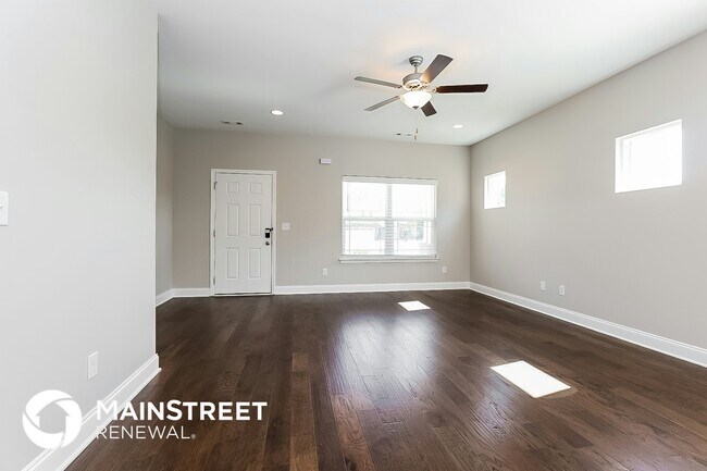 608 Oakvale Ln in Mount Juliet, TN - Foto de edificio - Building Photo