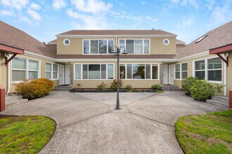 2438 NE Killingsworth St., Unit 4 in Portland, OR - Foto de edificio - Building Photo