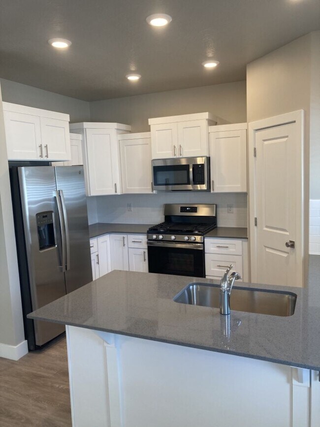 3037 N 175 E in Cedar City, UT - Building Photo - Building Photo