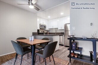 2039 N Las Palmas Ave in Los Angeles, CA - Building Photo - Building Photo
