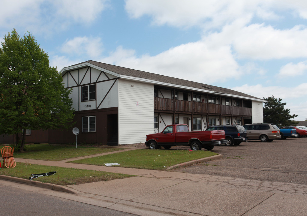 3207 Eldorado Blvd in Eau Claire, WI - Building Photo