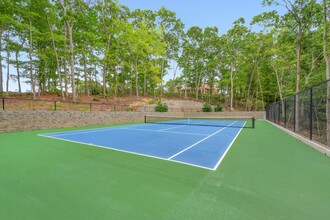 18 Fairway Ct in Sag Harbor, NY - Foto de edificio - Building Photo
