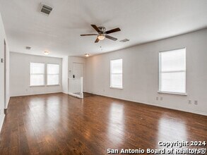 6335 Kensinger Pass in Converse, TX - Building Photo - Building Photo