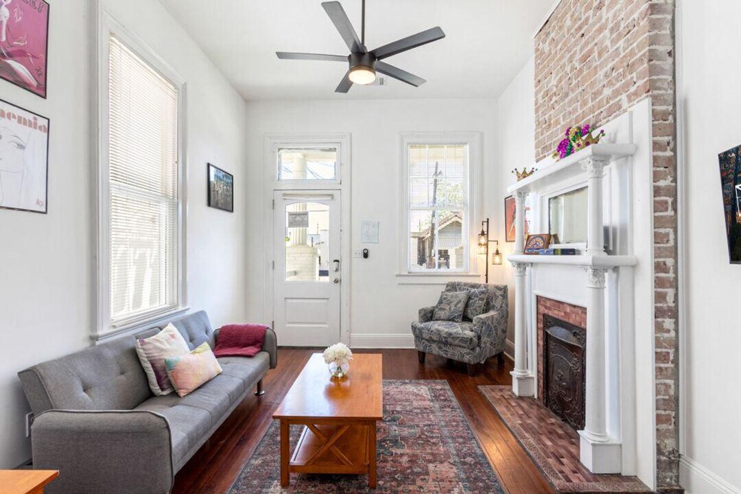 2430 Valence St in New Orleans, LA - Building Photo