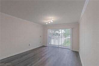 8234 Key Royal Cir in Naples, FL - Foto de edificio - Building Photo