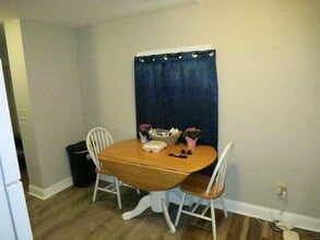 7A Windham Ave in Colchester, CT - Building Photo - Building Photo