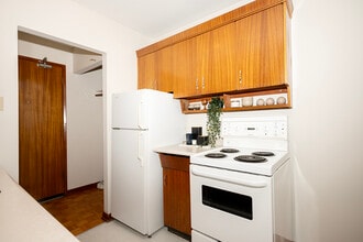 1051 Taylor Av in Winnipeg, MB - Building Photo - Building Photo