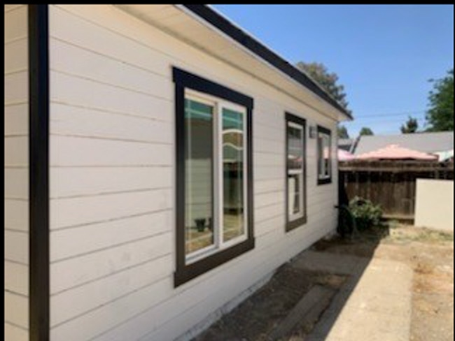 property at 260-206-260-202 Buchanan St