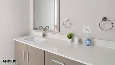 1414 Wood Hollow Dr, Unit 533 in Houston, TX - Building Photo - Building Photo