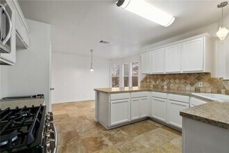 801 Escondido Dr in Leander, TX - Building Photo - Building Photo