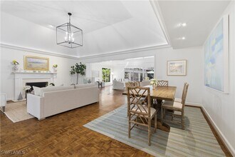 2700 Lantern Ln in Naples, FL - Building Photo - Building Photo