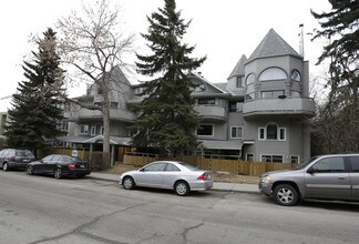 1720 13th St SW in Calgary, AB - Building Photo - Building Photo