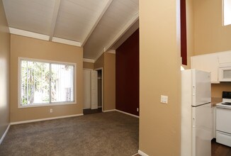 Porta Rossa Apartments in Oxnard, CA - Foto de edificio - Interior Photo