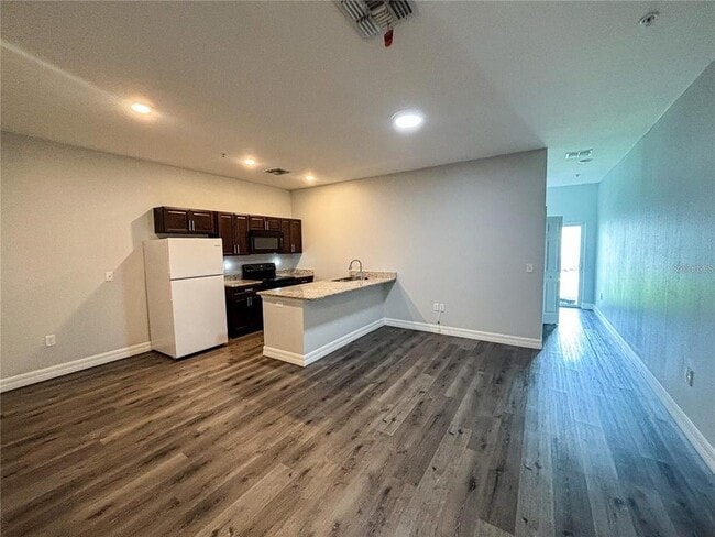 1793 Crystal Grove Dr in Lakeland, FL - Building Photo - Building Photo