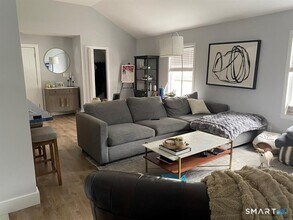 566 Black Rock Tpke in Fairfield, CT - Building Photo - Building Photo