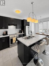 1736 Finley Cres in London, ON - Building Photo - Building Photo
