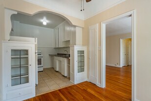 Bellecliff & Lakewood Area in Lakewood, OH - Building Photo