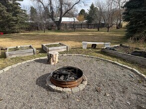 704 N 17th Ave in Bozeman, MT - Foto de edificio - Building Photo