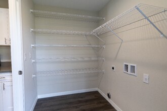 2013 Fraser St in Port Charlotte, FL - Foto de edificio - Building Photo