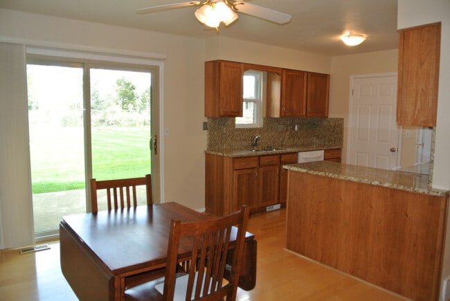 1080 Fairway Ct in Boulder, CO - Foto de edificio - Building Photo