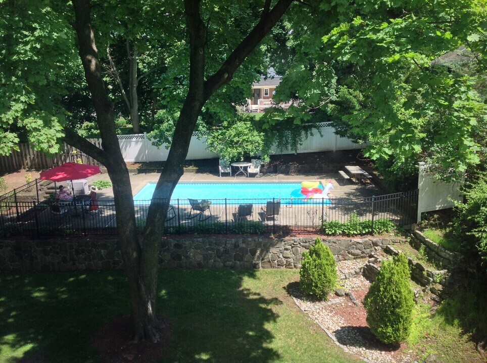 29 Westview Rd, Unit 1 in Verona, NJ - Foto de edificio